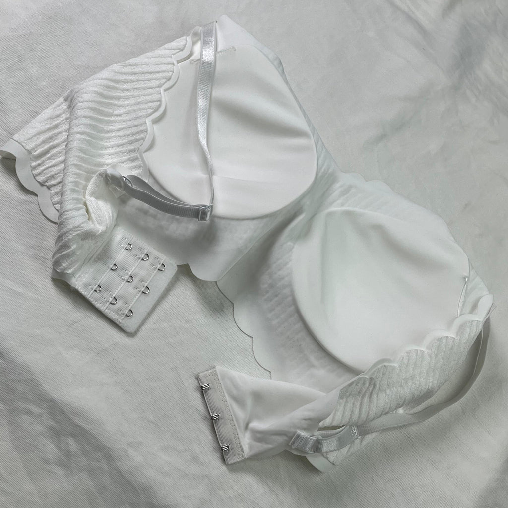 Women's Seamless Scalloped Ribbed Bralette – Wireless Comfort Bra with Removable Cups